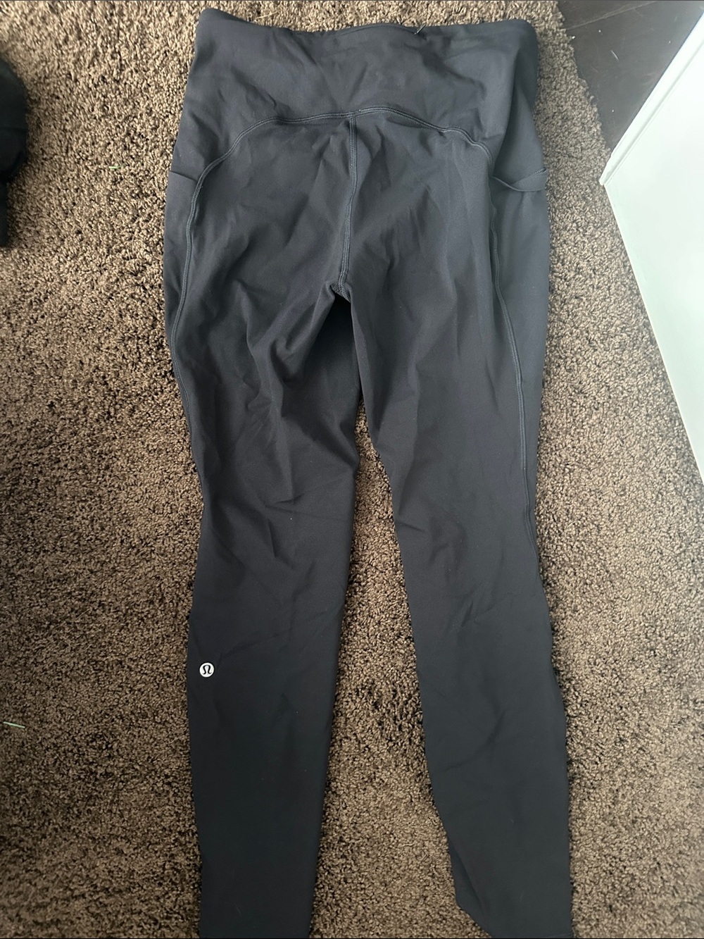 lululemon athletica women’s 8 Black Performance Leggings pockets